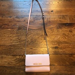Micheal Kors Crossbody / Clutch